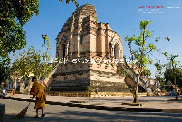 泰國(guó)清邁契迪龍寺賞析